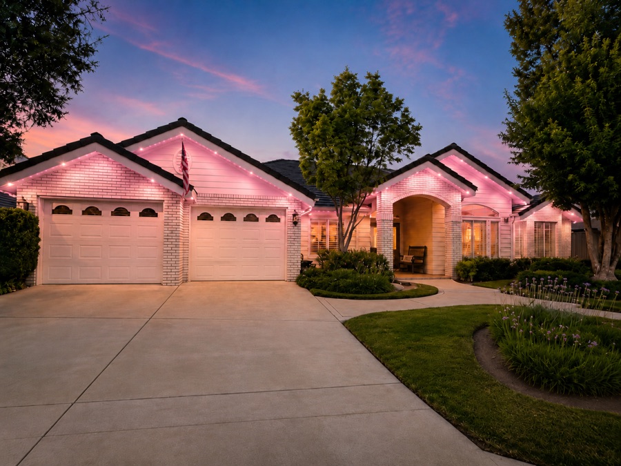 Pink roofline lighting